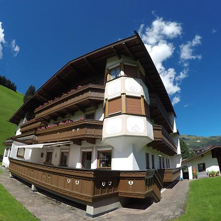 Gaestehaus Alpenland 턱스 외부 사진