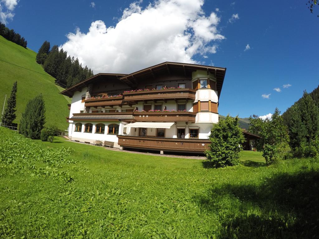 Gaestehaus Alpenland 턱스 외부 사진